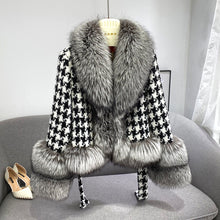 Load image into Gallery viewer, Women Luxury Fur Coats Winter Fashion Lattice Coats Real Fox Fur Jackets