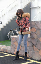 Load image into Gallery viewer, Women&#39;s New Fashion Parka Real Raccoon Fur Coats Winter Warm Jackets