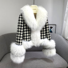 Load image into Gallery viewer, Women Luxury Winter Fashion Fur Jackets Lattice Real Fox Fur Coats